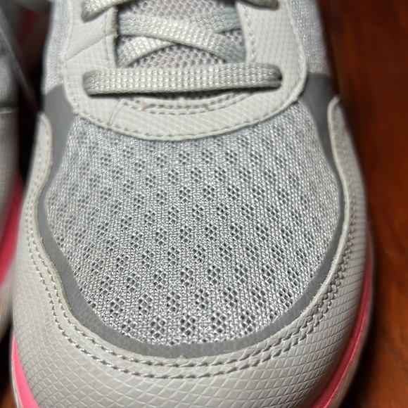 Sketchers Lite-Weight Woman’s Pink & Grey Sneakers - Picture 6 of 11